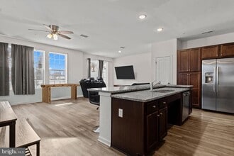 228 Park Ln in Dunellen, NJ - Building Photo - Building Photo