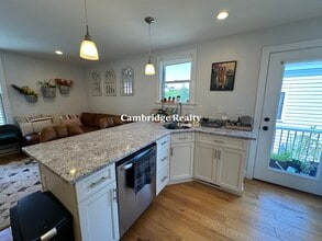 37 Porter St, Unit 1T in Cambridge, MA - Building Photo - Building Photo