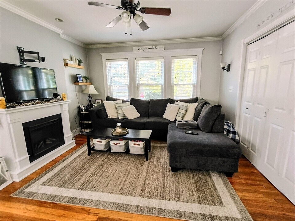 118-120 Granite Ave in Boston, MA - Building Photo