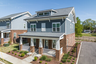 At The Park Apartments in Memphis, TN - Building Photo - Building Photo