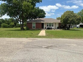 3209 N Central St in Melissa, TX - Building Photo