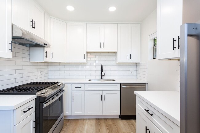 4601-4607 Muir Ave in San Diego, CA - Foto de edificio - Building Photo