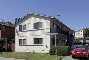 976 Karol Way Apartments