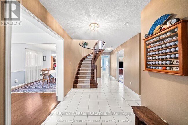 493 Blackstock Rd in Newmarket, ON - Building Photo - Building Photo