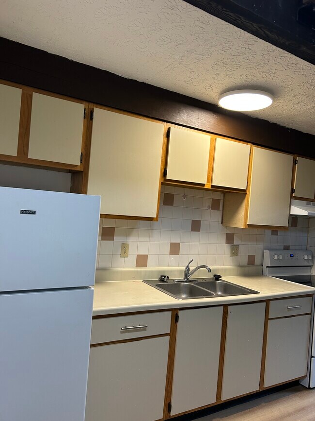 191 Briarwood Dr in Johnstown, OH - Building Photo - Building Photo