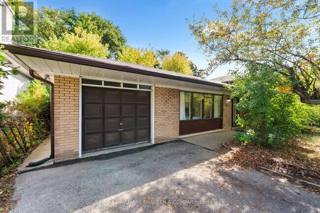 1015 Willowdale Ave in Toronto, ON - Building Photo - Building Photo