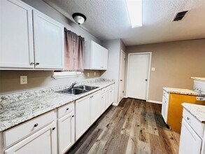 215 Birdwell Rd in Corsicana, TX - Building Photo - Building Photo