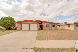 3229 E Glen Dr in El Paso, TX - Building Photo - Building Photo