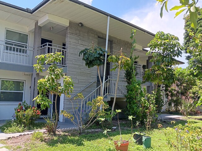 property at 116 Southwest Jefferson Cir N