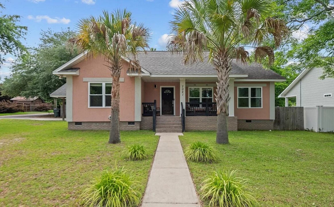7021 Gray St in Columbia, SC - Building Photo