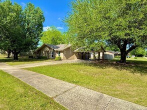 2311 Cottingham Dr in Montgomery, AL - Building Photo - Building Photo