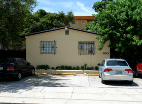 950 NW 5th St Apartments