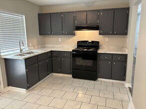 145 Courtaulds Ave in Saraland, AL - Building Photo - Building Photo