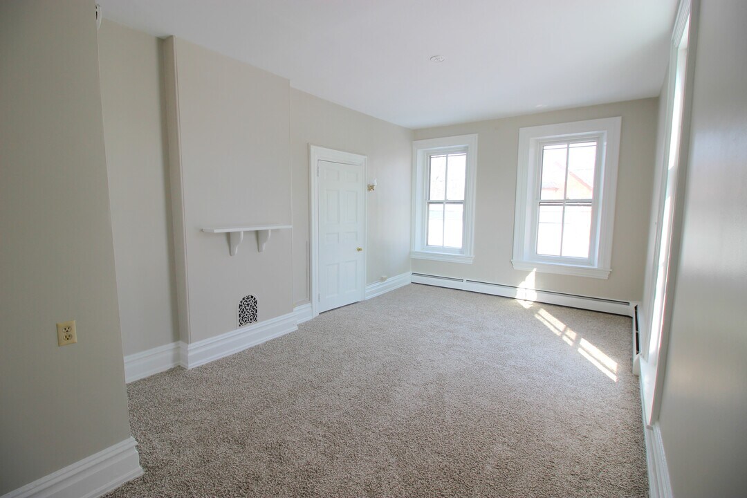 322 Hodgson St, Unit 3 in Oxford, PA - Building Photo