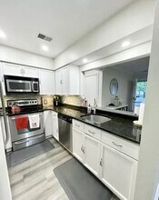 3152 Anchorway Ct, Unit F in Falls Church, VA - Foto de edificio - Building Photo