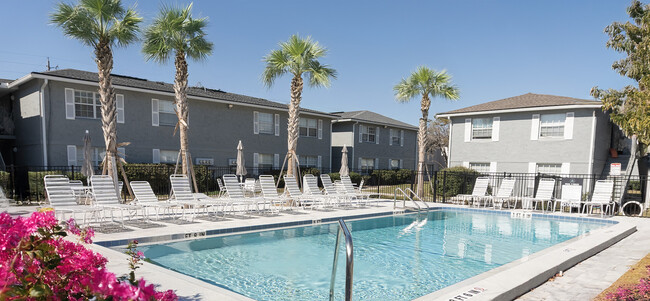 The Commons in Jacksonville, FL - Building Photo - Building Photo