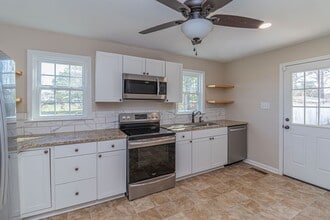 1307 Hooks Rd in Fremont, NC - Building Photo - Building Photo