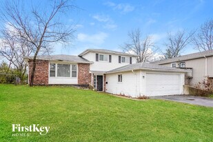 660 Sullivan Ln in University Park, IL - Building Photo