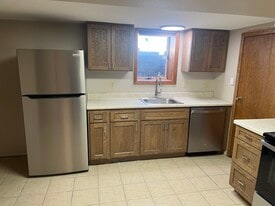 811 7th St in Brookings, SD - Building Photo