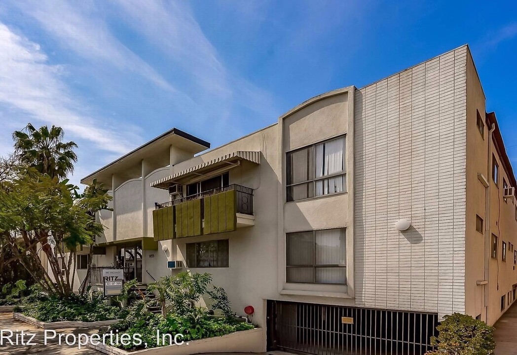 1035 N Stanley Ave in West Hollywood, CA - Foto de edificio