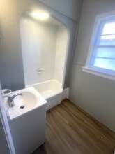 1117 E 9th St, Unit 2 in Erie, PA - Foto de edificio - Building Photo