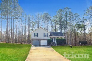 57 Honeysuckle Ct in Rockmart, GA - Building Photo