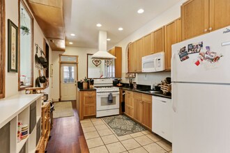 1116 Monroe St NW in Washington, DC - Foto de edificio - Building Photo