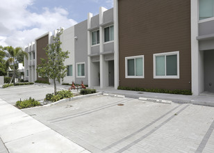 East of 5th Townhomes in North Miami, FL - Building Photo - Building Photo