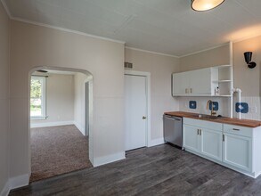 360 14th Ave SW in Cedar Rapids, IA - Building Photo - Building Photo