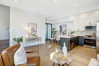 2041-49 Diamond St in San Diego, CA - Building Photo - Building Photo