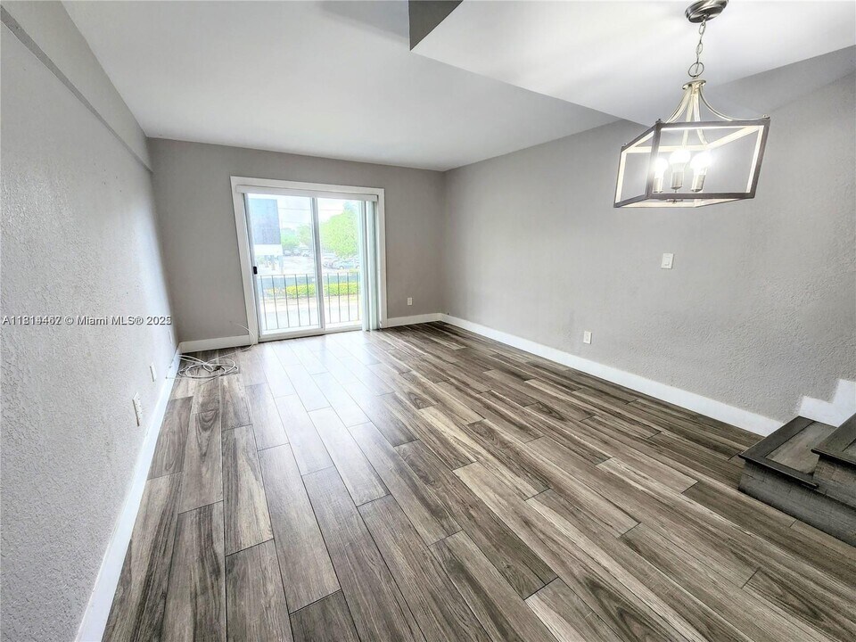 1201 SW 42nd Ave in Miami, FL - Building Photo