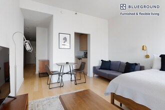 90 Washington St in New York, NY - Building Photo - Building Photo