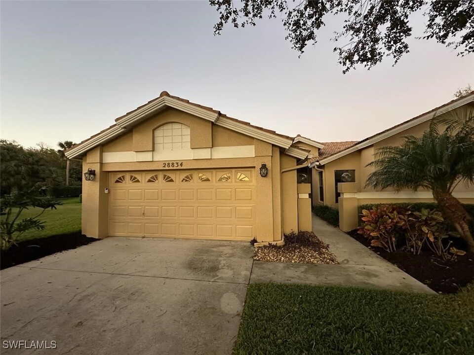 28834 Marsh Elder Ct in Bonita Springs, FL - Foto de edificio