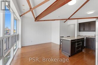 2541 Yonge St in Toronto, ON - Building Photo - Building Photo