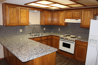 13907 Fairhill Ave in Edmond, OK - Foto de edificio - Building Photo