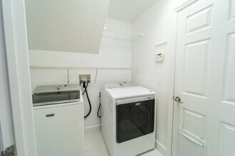 129 Bella Rosa Cir in Sanford, FL - Building Photo - Building Photo