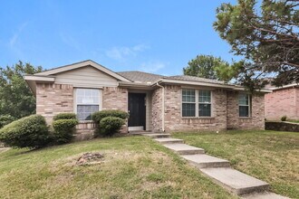 2712 Tranquil Way in Dallas, TX - Building Photo - Building Photo