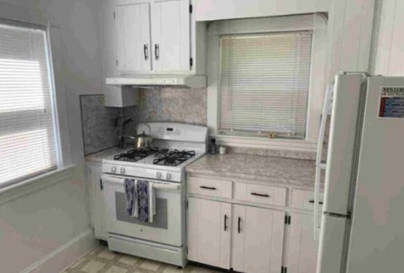 28 Beaconsfield Rd, Unit 1 in Brookline, MA - Foto de edificio - Building Photo