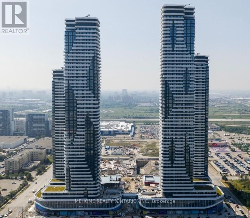 8 Interchange Wy in Vaughan, ON - Building Photo