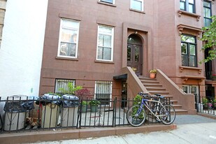271 Union St in Brooklyn, NY - Building Photo