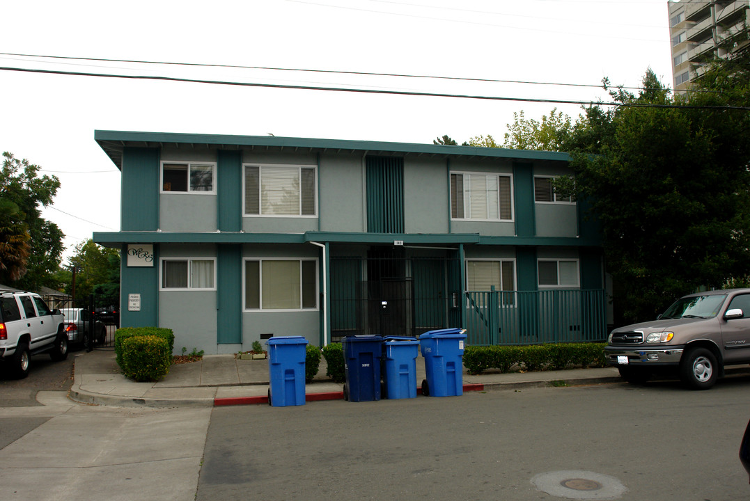 140 Hendley St in Santa Rosa, CA - Foto de edificio