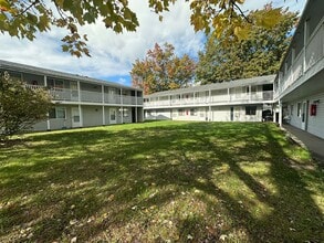 520 Massillon in Akron, OH - Foto de edificio - Building Photo