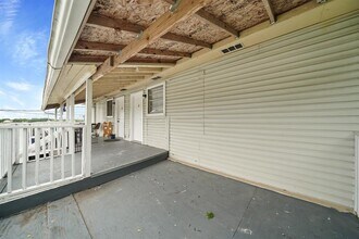 123 W 6th St-Unit -3 in Freeport, TX - Foto de edificio - Building Photo