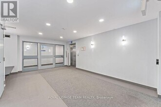 214 Viewmount Dr in Ottawa, ON - Building Photo - Building Photo