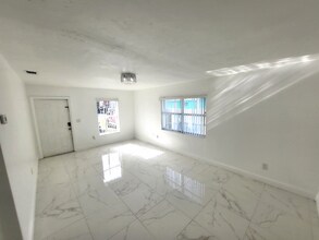 18725 SW 100th Ave in Cutler Bay, FL - Building Photo - Building Photo
