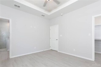 402 Newport Ave in Edinburg, TX - Building Photo - Interior Photo