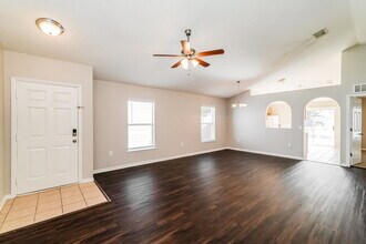 924 Brenton Leaf Dr in Ruskin, FL - Building Photo - Building Photo