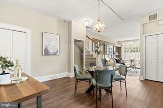 858 S Front St in Philadelphia, PA - Building Photo - Building Photo