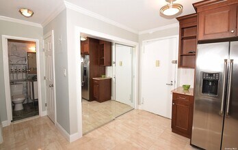 18-05 215th St-Unit -6J in Queens, NY - Building Photo - Building Photo
