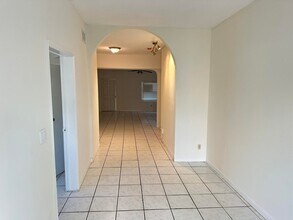 611 El Vedado in West Palm Beach, FL - Foto de edificio - Building Photo